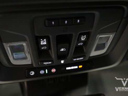 Used 2024 GMC Sierra 1500 AT4 w/ AT4 Premium Package AWD/4WD image 32