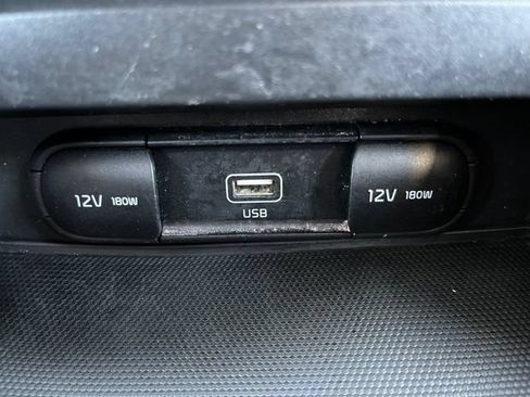 Used 2022 Kia Soul LX w/ Technology Package FWD image 6