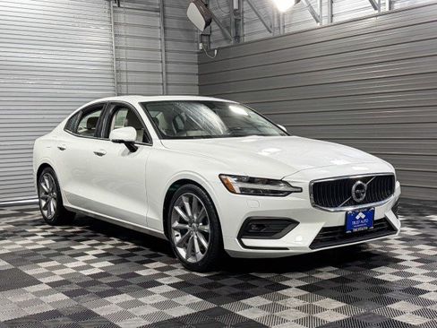 Used 2019 Volvo S60 T5 Momentum w/ Multimedia Package image 4