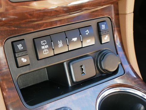 Used 2016 Buick Enclave Premium w/ Enclave Bronze Edition AWD/4WD image 28