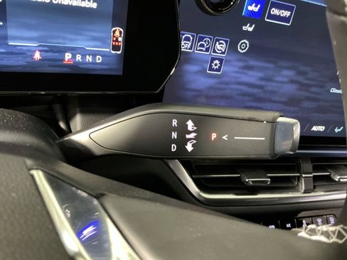 New 2026 Chevrolet Equinox EV LT image 30