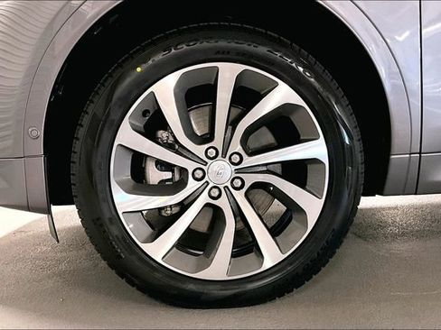 Certified 2025 Land Rover Discovery Sport S image 8