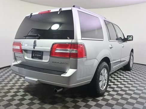 Used 2014 Lincoln Navigator 4WD image 6