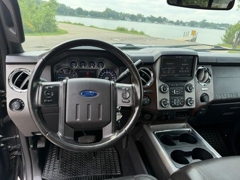 Used 2015 Ford F250 Lariat w/ Lariat Ultimate Package AWD/4WD image 11