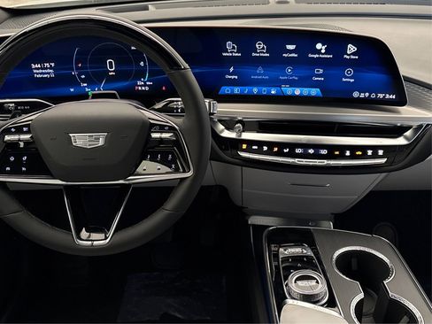 New 2026 Cadillac Lyriq Luxury image 16