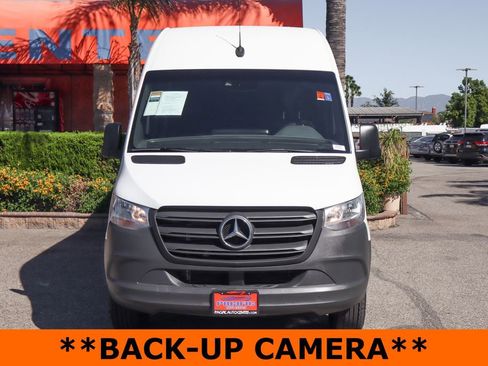 Used 2024 Mercedes-Benz Sprinter 2500 w/ Acoustic Package image 3
