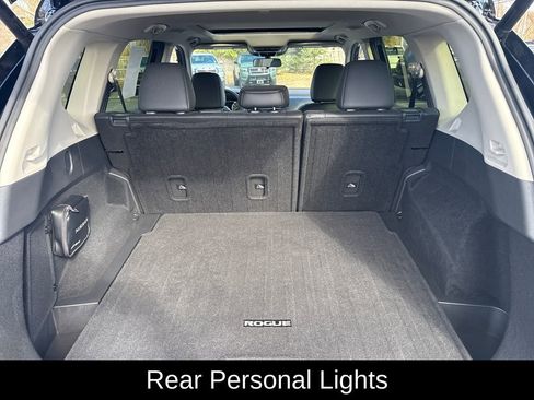 Used 2023 Nissan Rogue SV w/ SV Premium B Package image 14