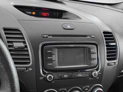 Used 2017 Kia Forte LX w/ LX Popular Package image 13