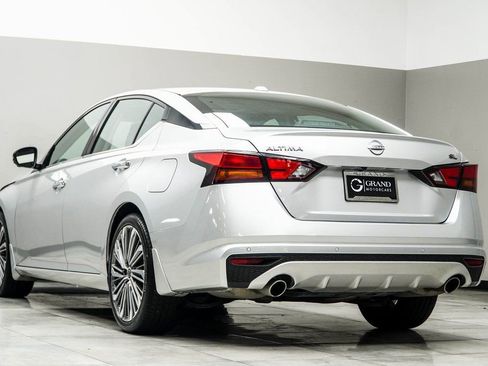 Used 2024 Nissan Altima 2.5 SL image 10