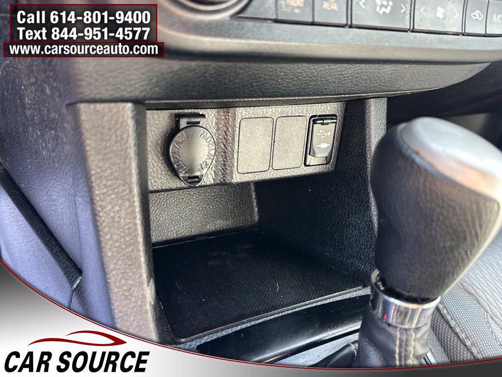 Used 2016 Toyota Corolla LE FWD image 19
