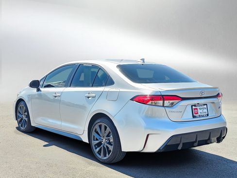 Used 2024 Toyota Corolla SE FWD image 3