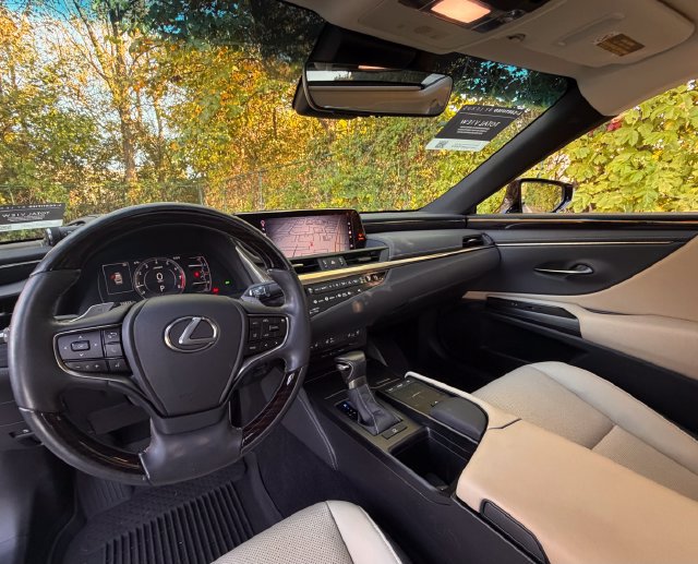 Certified 2021 Lexus ES 350 w/ Premium Package FWD image 23