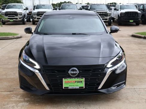 Used 2023 Nissan Altima 2.5 SL FWD image 2