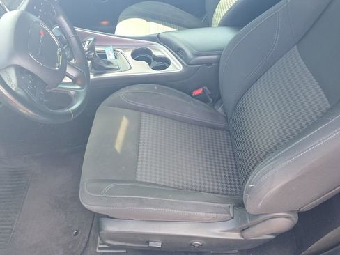 Used 2019 Dodge Challenger SXT RWD image 13