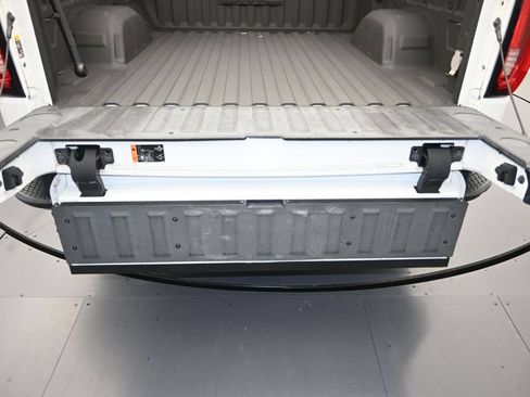 Used 2019 GMC Sierra 1500 SLT w/ SLT Premium Plus Package AWD/4WD image 28