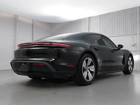 Certified 2022 Porsche Taycan image 7