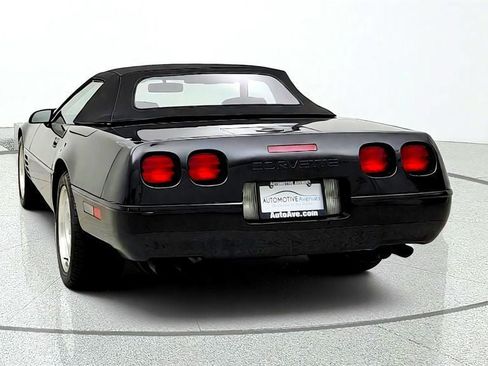 Used 1991 Chevrolet Corvette Convertible RWD image 6