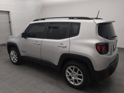 Used 2021 Jeep Renegade Latitude image 3