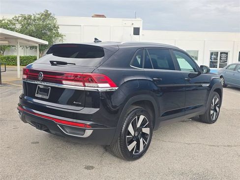 Used 2025 Volkswagen Atlas Cross Sport SE AWD/4WD image 3