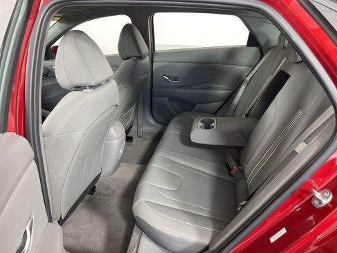 Used 2025 Hyundai Elantra SEL image 25