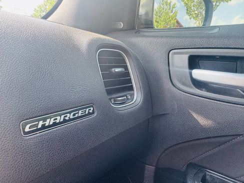Used 2017 Dodge Charger SXT RWD image 20