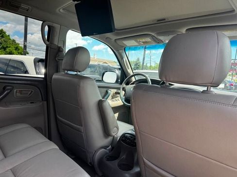 Used 2005 Toyota Sequoia SR5 AWD/4WD image 16