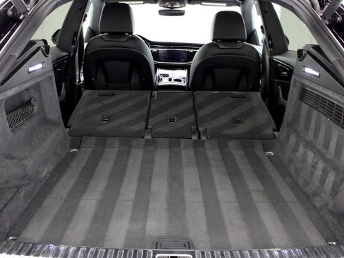 Used 2019 Audi Q8 Premium w/ Convenience Package image 71
