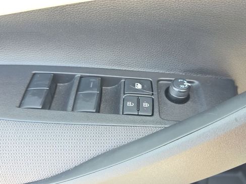 Used 2026 Toyota Corolla LE FWD image 21