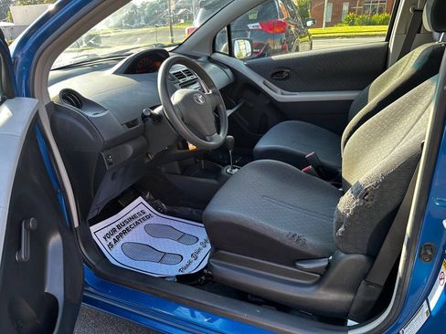Used 2009 Toyota Yaris 2-Door Hatchback FWD image 11