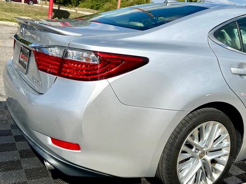 Used 2014 Lexus ES 350 w/ Premium Package image 14