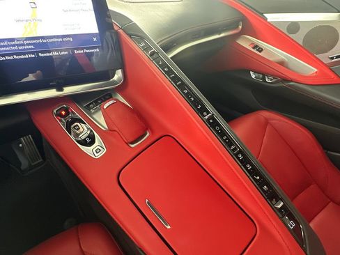 Used 2023 Chevrolet Corvette Stingray Preferred Conv w/ Z51 Performance Package RWD image 7