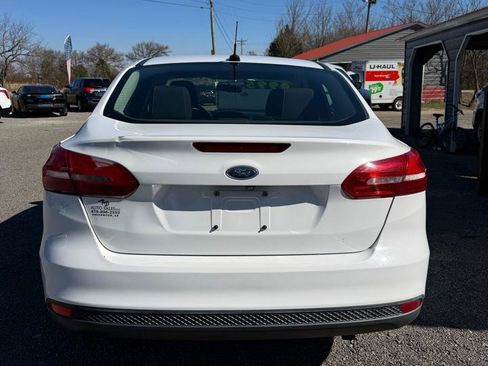 Used 2017 Ford Focus SE image 4