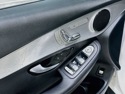 Used 2019 Mercedes-Benz GLC 300 image 17