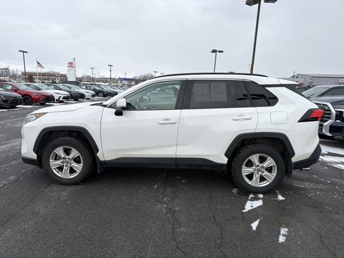 Used 2021 Toyota RAV4 XLE w/ Carpet Mat Package (TMS) image 5