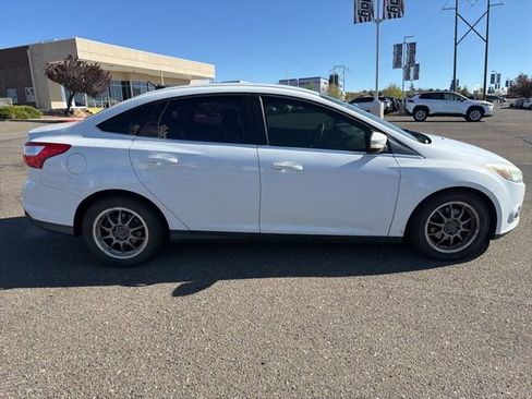 Used 2012 Ford Focus SEL image 2