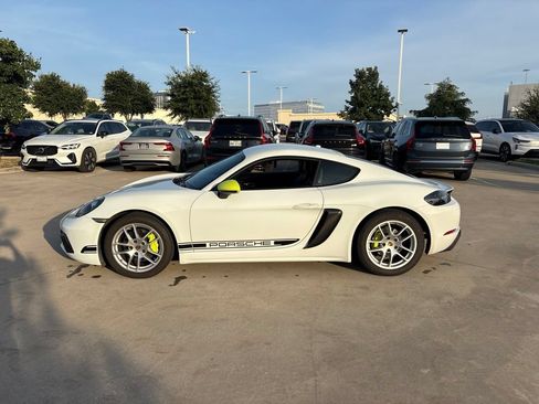 Used 2018 Porsche 718 Cayman RWD image 8