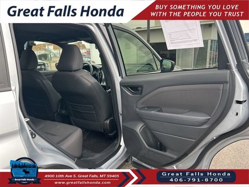 Used 2025 Subaru Forester Premium AWD/4WD image 25