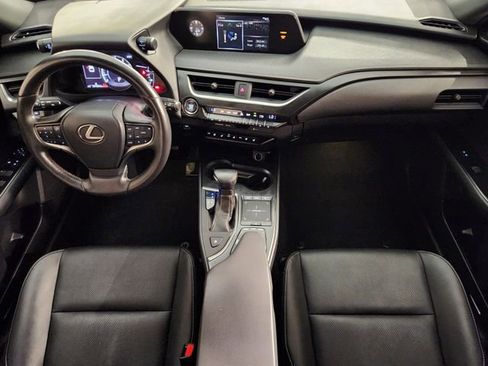 Used 2019 Lexus UX 200 FWD image 4