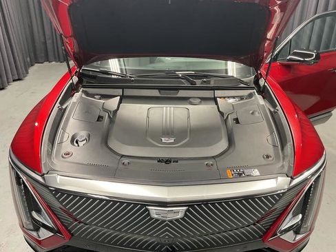 Used 2024 Cadillac Lyriq Luxury image 8