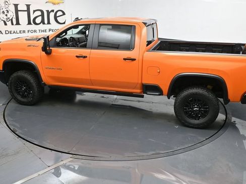 Used 2025 Chevrolet Silverado 2500 ZR2 w/ Technology Package AWD/4WD image 20