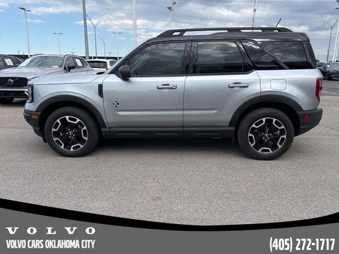 Used 2022 Ford Bronco Sport Outer Banks w/ Tech Package AWD/4WD image 2