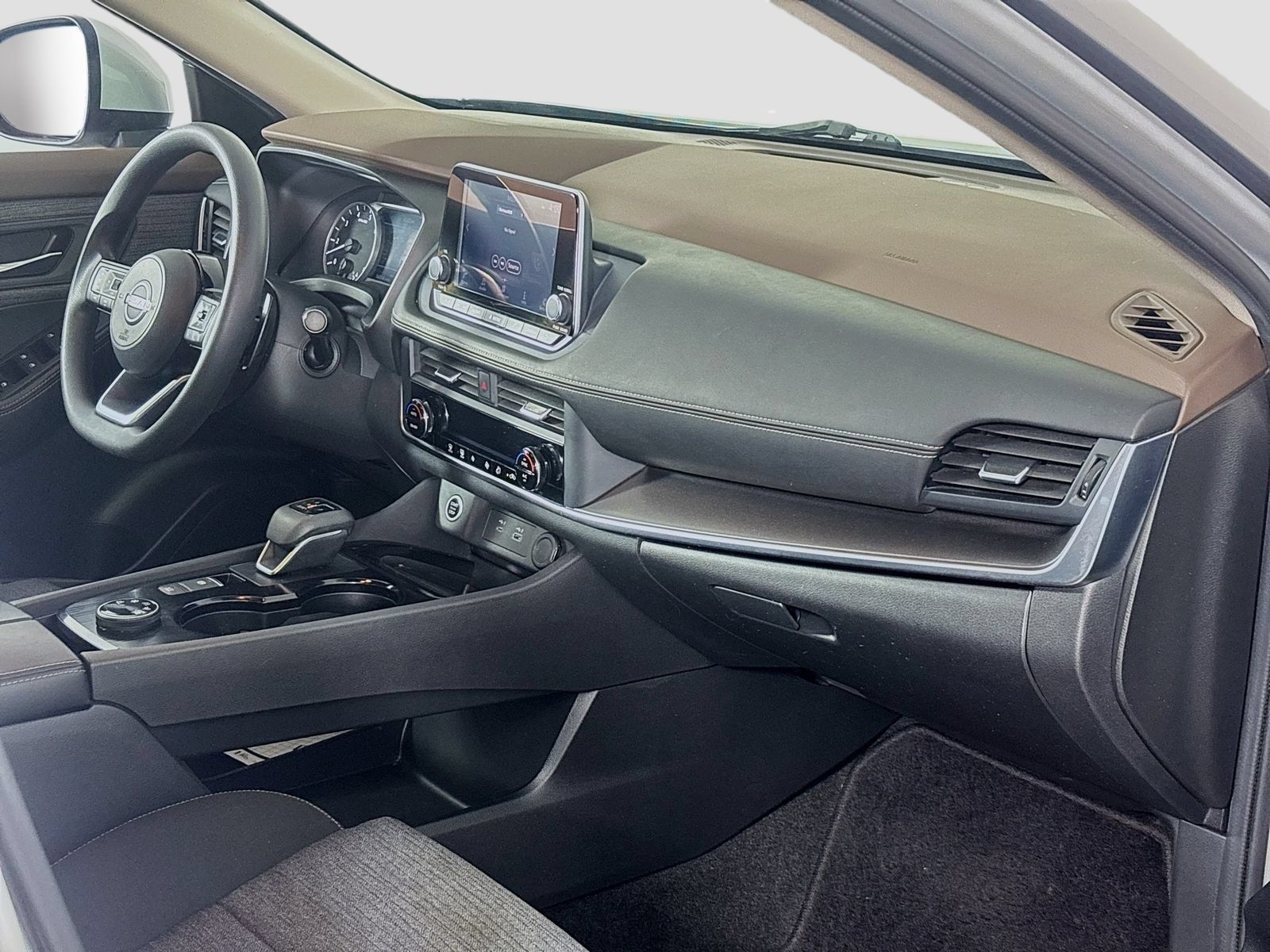 Used 2023 Nissan Rogue SV AWD/4WD image 26