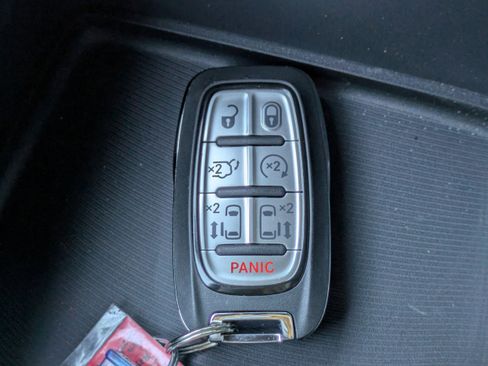 New 2026 Chrysler Pacifica Select w/ S Appearance Package image 32