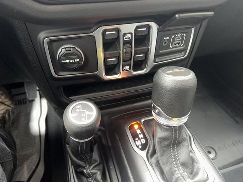 New 2026 Jeep Gladiator Sport image 39