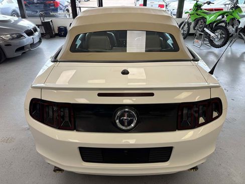 Used 2013 Ford Mustang Premium image 19