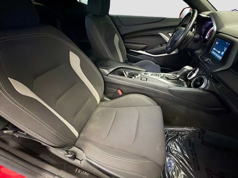 Used 2018 Chevrolet Camaro LT RWD image 13