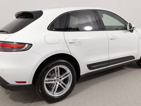 Used 2025 Porsche Macan image 13