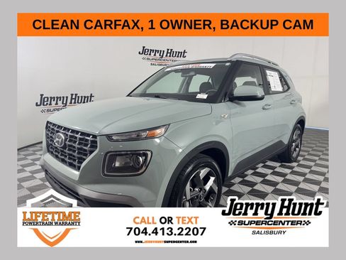 Used 2025 Hyundai Venue SEL FWD image 1