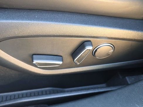 Used 2019 Lincoln Nautilus Select image 6