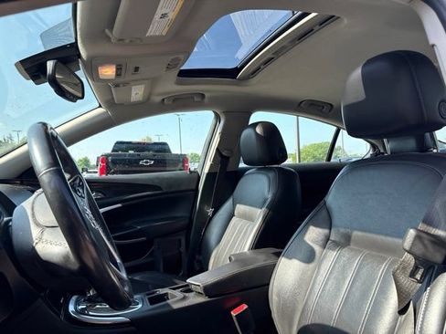 Used 2016 Buick Regal Premium FWD image 6